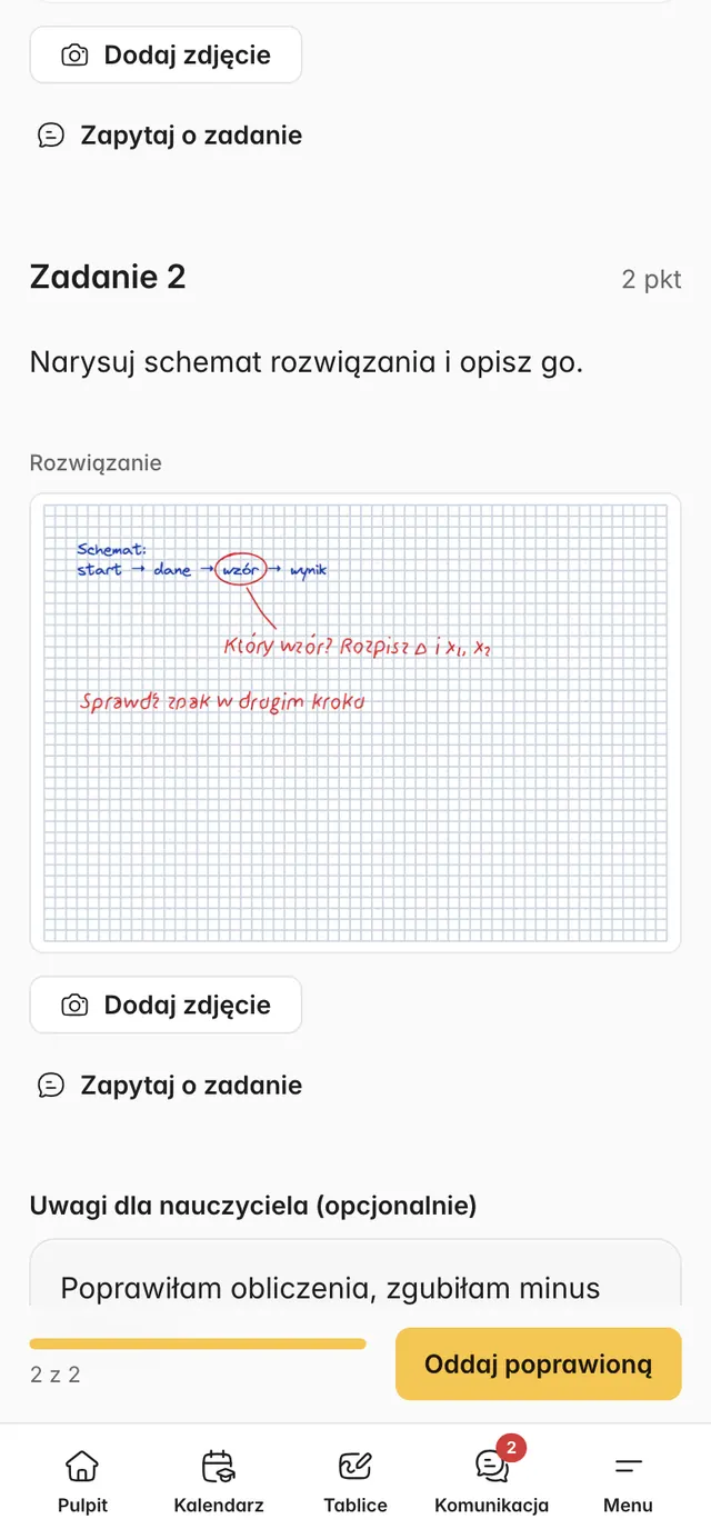 Zadanie domowe na telefonie ucznia: rozwiązanie z czerwonymi uwagami nauczyciela i przycisk Oddaj poprawioną.
